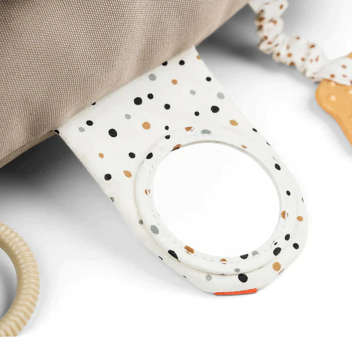 Cojín de actividades para el tiempo de juego boca abajo Croco arena