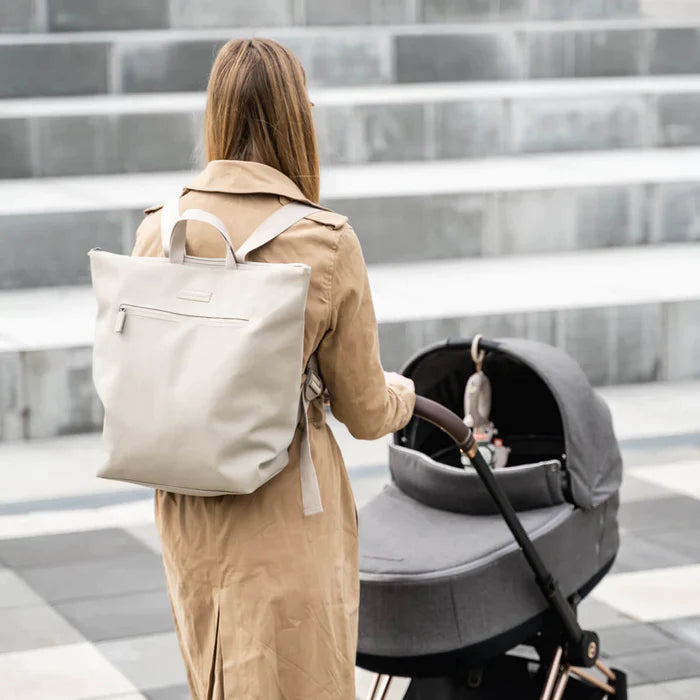 Mochila Maternal con mudador portatil arena