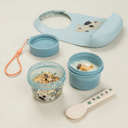 Contenedor de snack 2 en 1 para llevar Tiny Farm azul